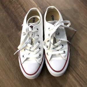 Like New Converse Unisex Chuck Taylor All Star Canvas Sneakers  M 4 W 6